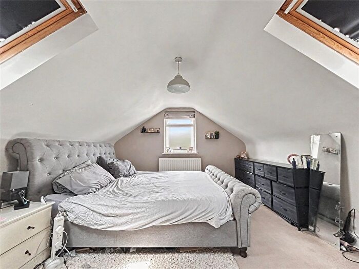 2 Bedroom Flat For Sale In Station Road, Rainham, Gillingham, Kent, ME8