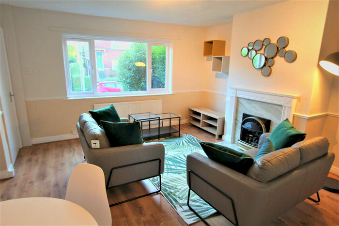 4 Bedroom House To Rent In Stanmore Grove, Leeds, LS4