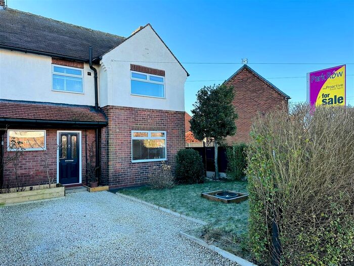 3 Bedroom Semi-Detached House For Sale In Wolsey Avenue, Cawood, Selby, YO8