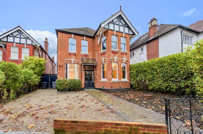 3 Bedroom Flat To Rent In Dartmouth Road, London, NW2