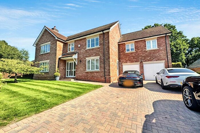 5 Bedroom Detached House For Sale In Stapehill, BH22
