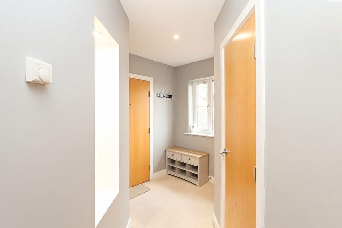 2 Bedroom Flat For Sale In Greenacre Close, Sheffield, S12
