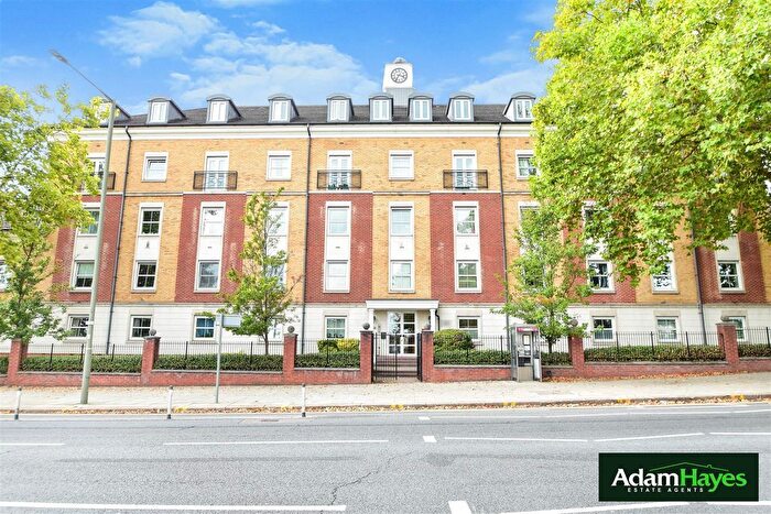2 Bedroom Flat For Sale In High Road, North Finchley, N12
