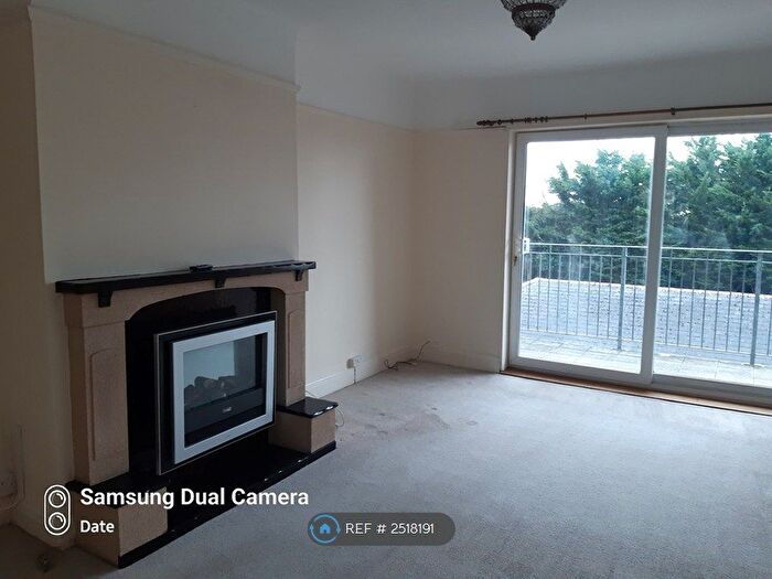 2 Bedroom Flat To Rent In Solent Court, Portsmouth, PO6