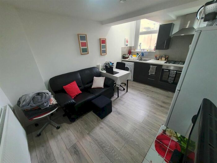 1 Bedroom Flat To Rent In Russell Street, Cathays, Cardiff, CF24