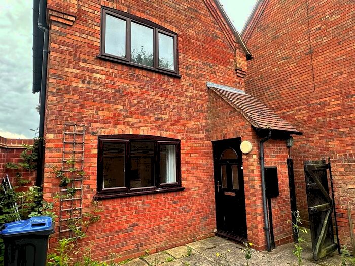 2 Bedroom End Of Terrace House To Rent In School Road, Henley-In-Arden, B95