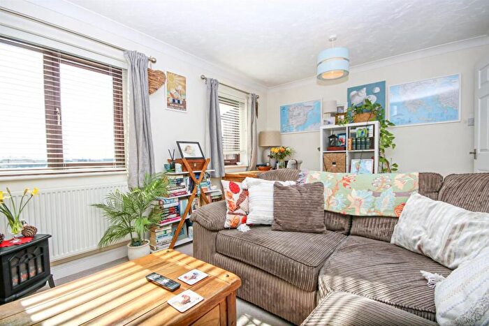 1 Bedroom Flat For Sale In Vernon Court, Northampton, NN1