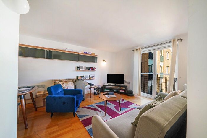 2 Bedroom Flat For Sale In Plumbers Row, Aldgate, E1
