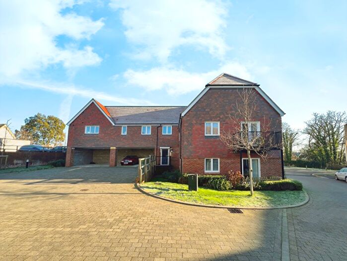 2 Bedroom Flat For Sale In Swallow Rise, Scaynes Hill, Haywards Heath, RH17