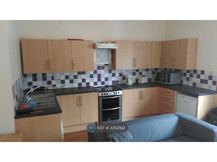 4 Bedroom Maisonette To Rent In Staple Hill Road, Bristol, BS16