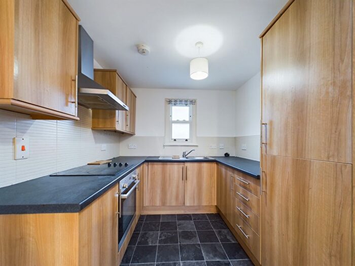 2 Bedroom Flat To Rent In Hewlett Road, Cheltenham, Gloucestershire, GL52