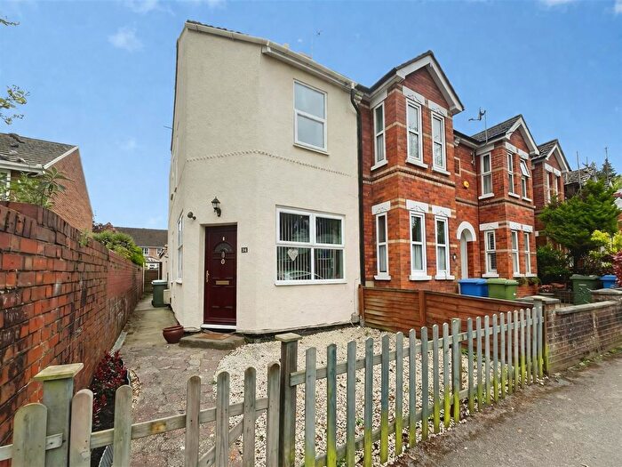 2 Bedroom End Terrace House For Sale In Redan Road, Aldershot, GU12