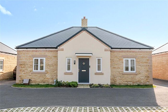 3 Bedroom Bungalow For Sale In Holloway Lane, Minster Lovell, Oxfordshire, OX29