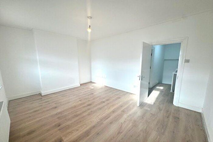 2 Bedroom Flat To Rent In Braemar Road, London, E13