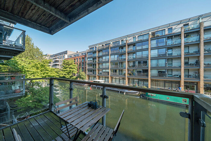 3 Bedroom Apartment To Rent In Kleine Wharf | Orsman Road |, N1