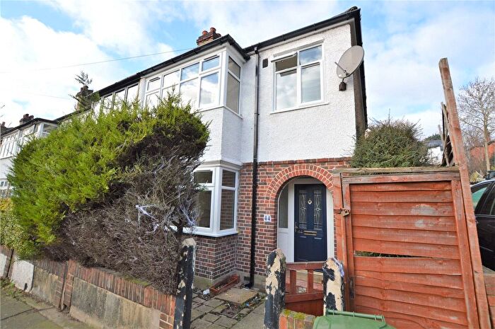 3 Bedroom Detached House To Rent In Pleydell Avenue, London, SE19
