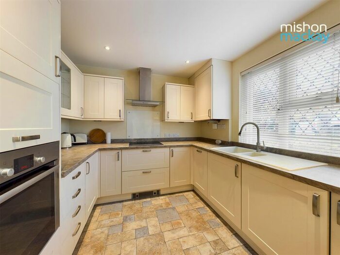 2 Bedroom Flat To Rent In Hangleton Road, Hove, BN3