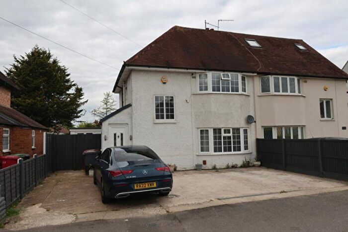 4 Bedroom House To Rent In Plackett Way, SL1