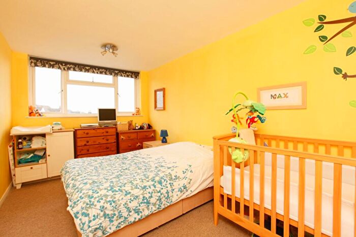 2 Bedroom Maisonette To Rent In Whitworth Road, South Norwood, London, SE25