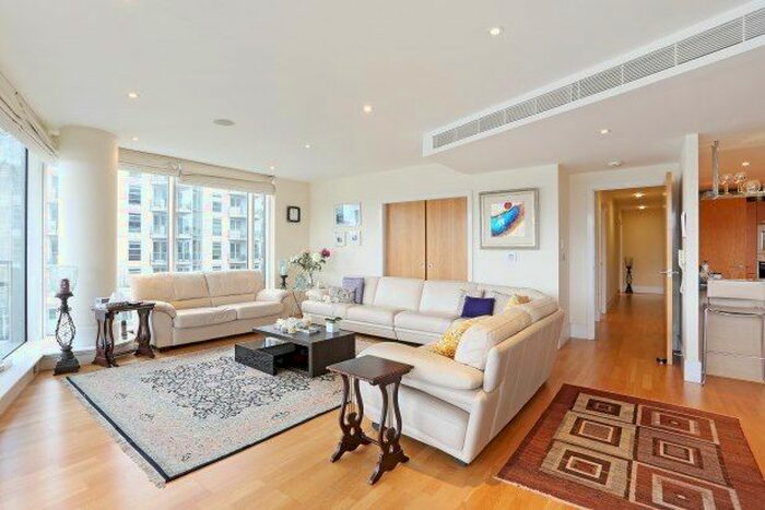 3 Bedroom Flat To Rent In Juniper Drive, London, SW18