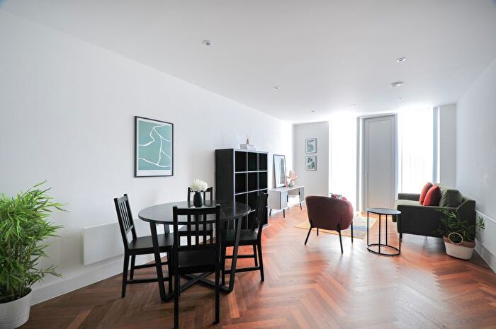 2 Bedroom Flat For Sale In Owen Street, Manchester, M15