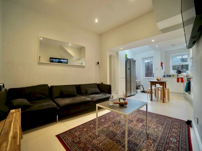 5 Bedroom House To Rent In Craig-Y-Don Road, Bangor, Gwynedd, LL57