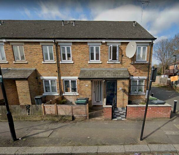 3 Bedroom House To Rent In Hanover Road, London, N15