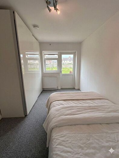 1 Bedroom Flat To Rent In Westleigh Gardens, Edgware, HA8
