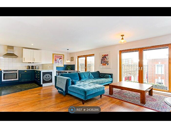 2 Bedroom Flat To Rent In Laburnum Street, London, E2