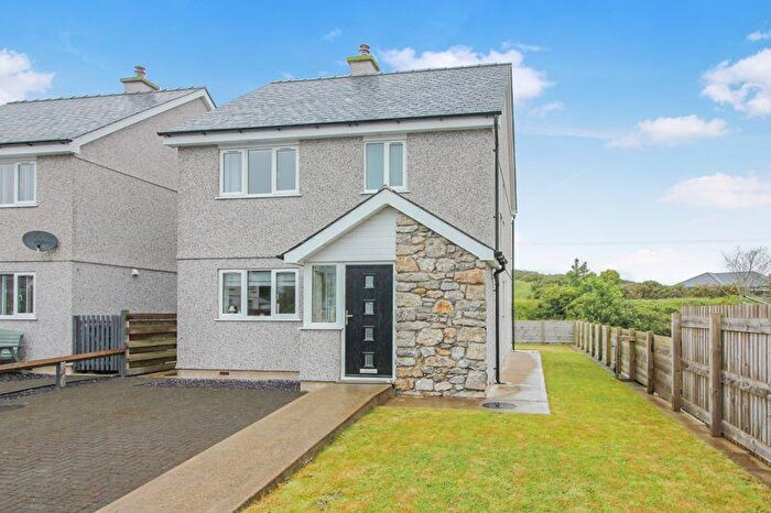 3 Bedroom Detached House For Sale In Llwyn Helyg, Amlwch, LL68