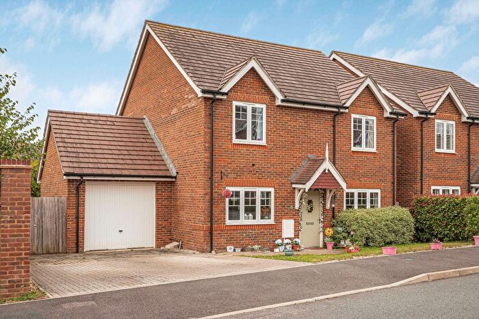 4 Bedroom Detached House For Sale In Nelson Drive, Medstead, Alton, Hampshire, GU34