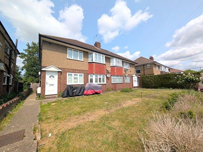 2 Bedroom Maisonette For Sale In Bedfont Close, Bedfont, Feltham, TW14
