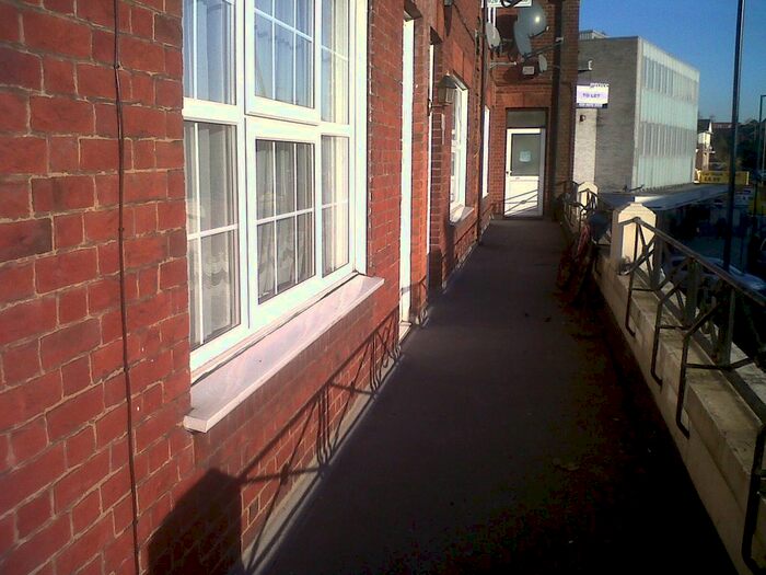 4 Bedroom Maisonette To Rent In Promenade, Edgware HA8