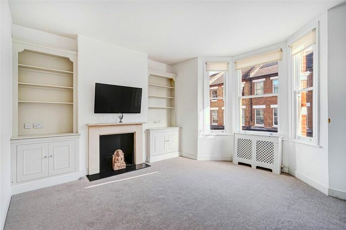 2 Bedroom Flat To Rent In New Kings Road, London, SW6