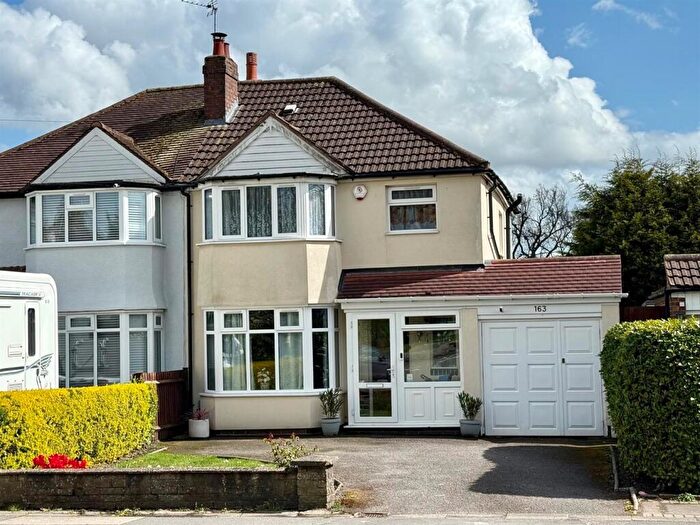 3 Bedroom Semi Detached House For Sale In Haslucks Green Road, Shirley, Solihull, B90