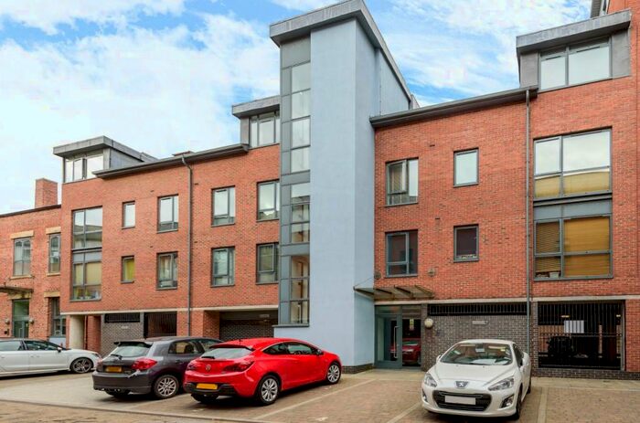 1 Bedroom Apartment To Rent In Butcher Street, Leeds, LS11