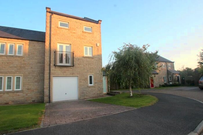 3 Bedroom Town House To Rent In St. Thomas A Becket Walk, Hampsthwaite, Harrogate, HG3
