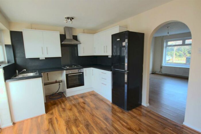 3 Bedroom Terraced House To Rent In Mile Oak Road, Portslade, Brighton, BN41