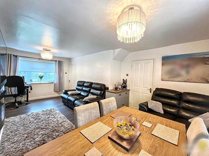 3 Bedroom End Terrace House For Sale In Ringland Circle, Newport, NP19