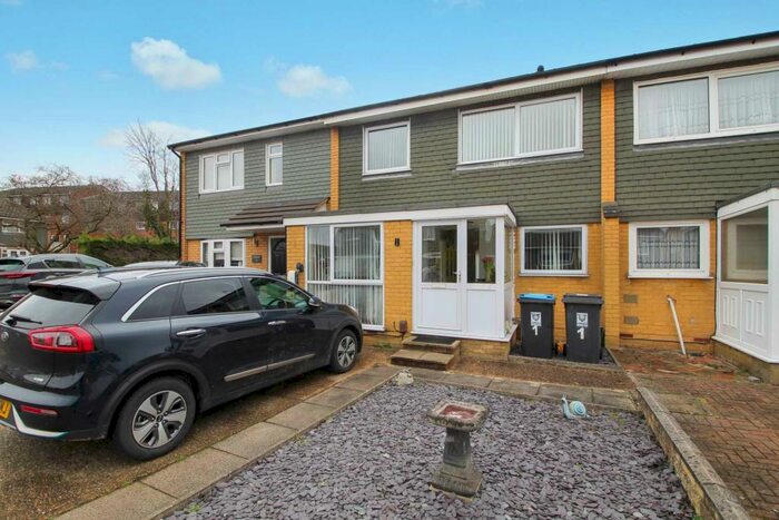 3 Bedroom Terraced House To Rent In Close To Town Centre, HP3