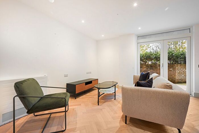 2 Bedroom Flat To Rent In Clifton Mansions, Park Avenue, NW2