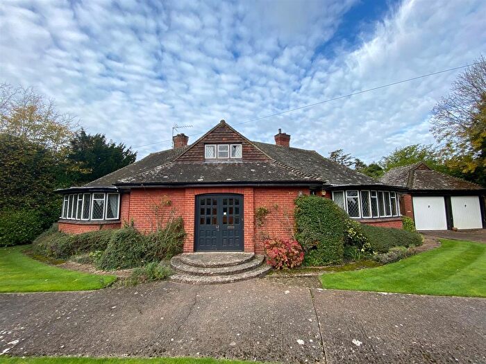 3 Bedroom Bungalow To Rent In Old Rectory Lane, East Horsley, KT24