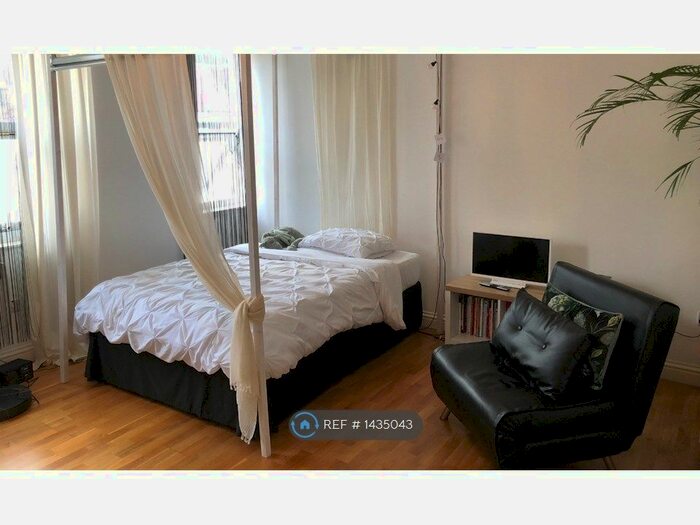 Studio To Rent In Haringey, London, N8