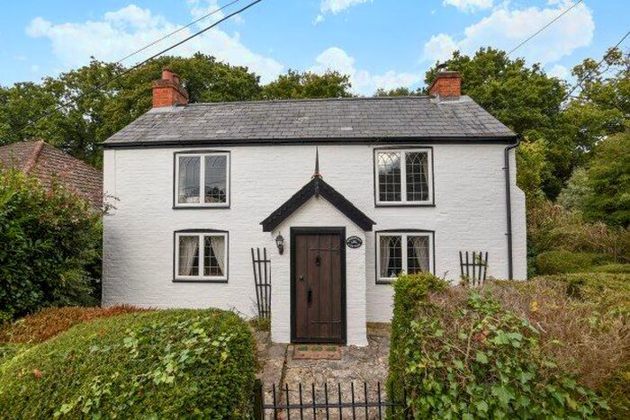 2 Bedroom Cottage To Rent In Cottagers Lane, Lymington, SO41