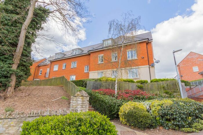 2 Bedroom Flat To Rent In Rectory Gardens, Irthlingborough, Wellingborough, NN9