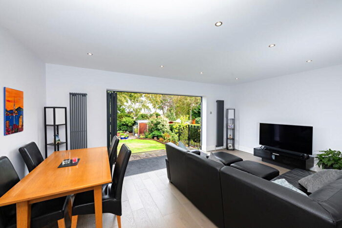 5 Bedroom Detached House For Sale In The Balk, Staincross, Barnsley, S75