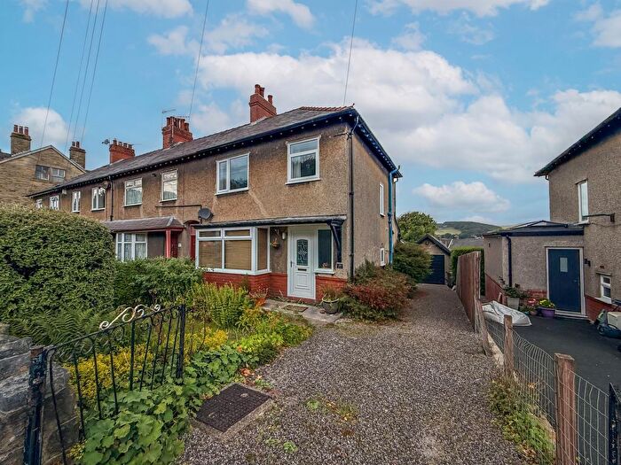 3 Bedroom Detached House For Sale In Holmfield, Buxton, SK17