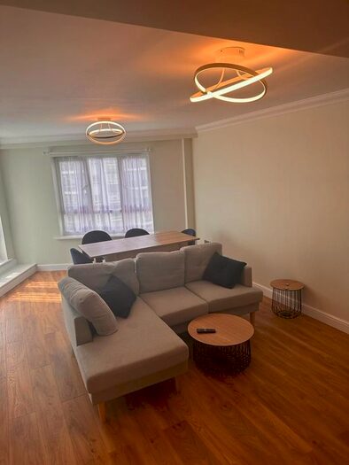 2 Bedroom Flat To Rent In Flat, Rockwell Court, The Gateway, Watford, WD18