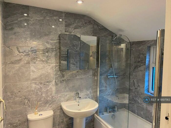 3 Bedroom Terraced House To Rent In Edmund Road, Southsea, PO4