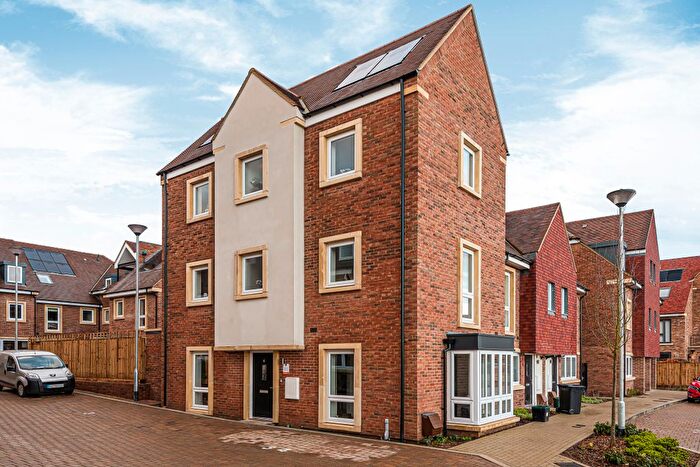 4 Bedroom Property To Rent In Cottonwoods Close, Orpington, BR6
